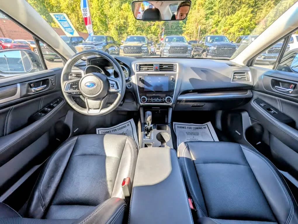 Used 2018 Heritage Blue Metallic Subaru Limited image 9