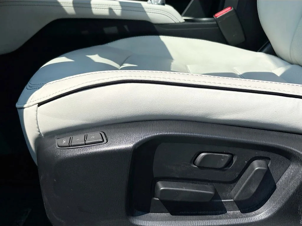 Certified Used 2025 White Metallic Mazda 2.5 S Premium Plus Package image 20