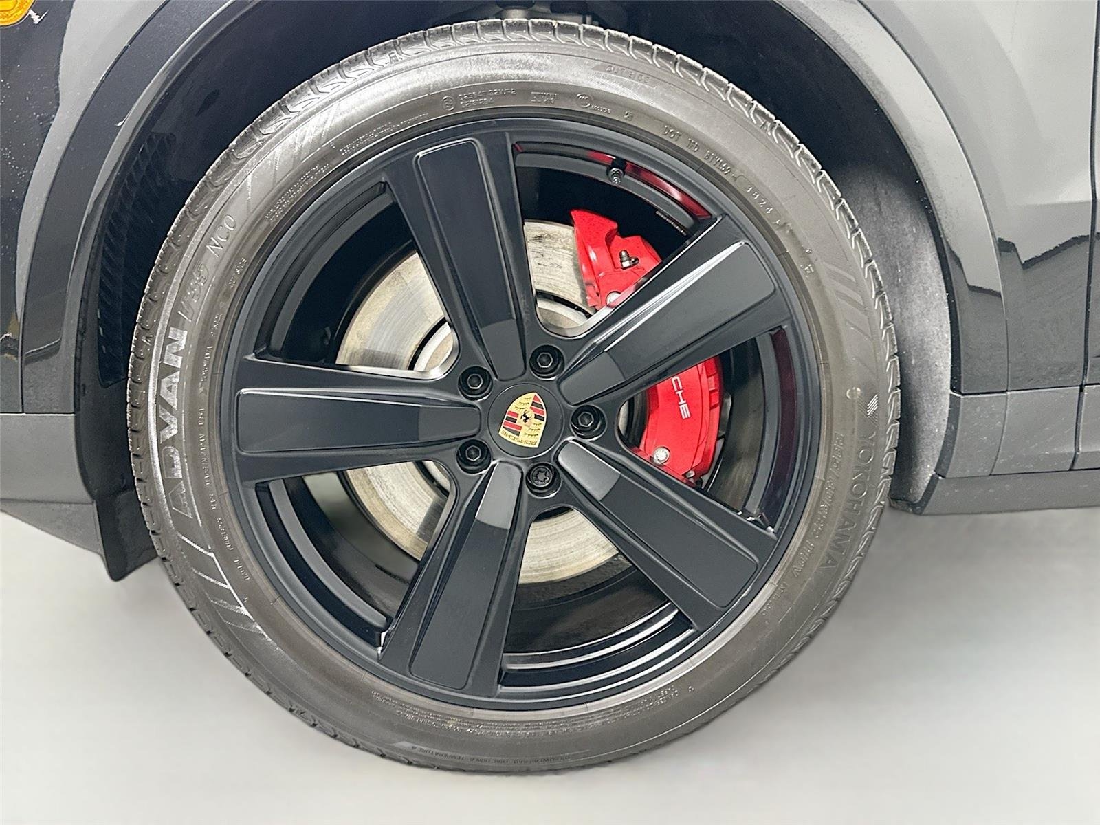 Certified Used 2025 Chromite Black Metallic Porsche S E-Hybrid Coupé image 11