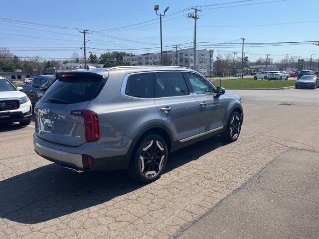 Used 2025 Silver Kia S image 16