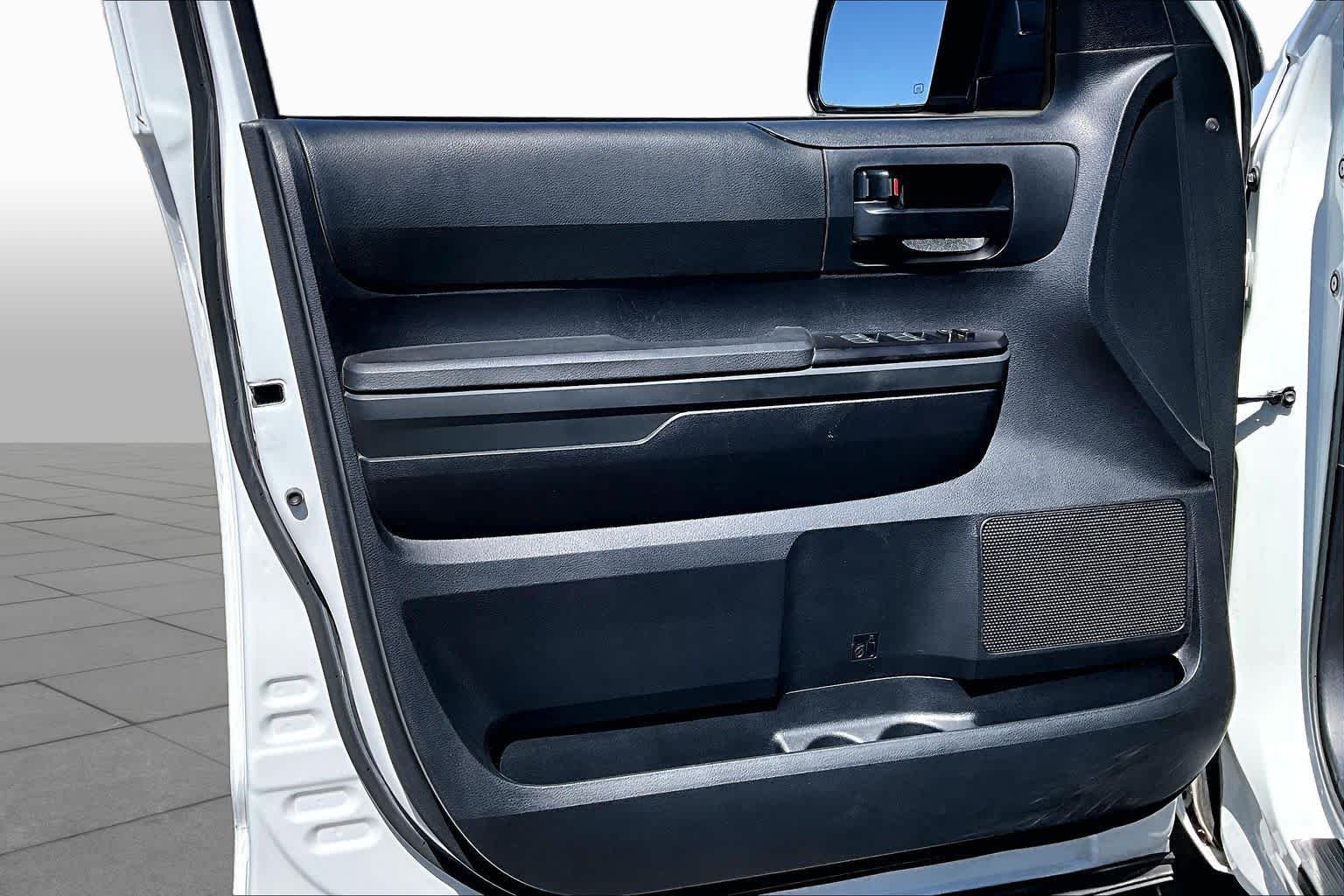 Used 2018 Super White Toyota SR image 21