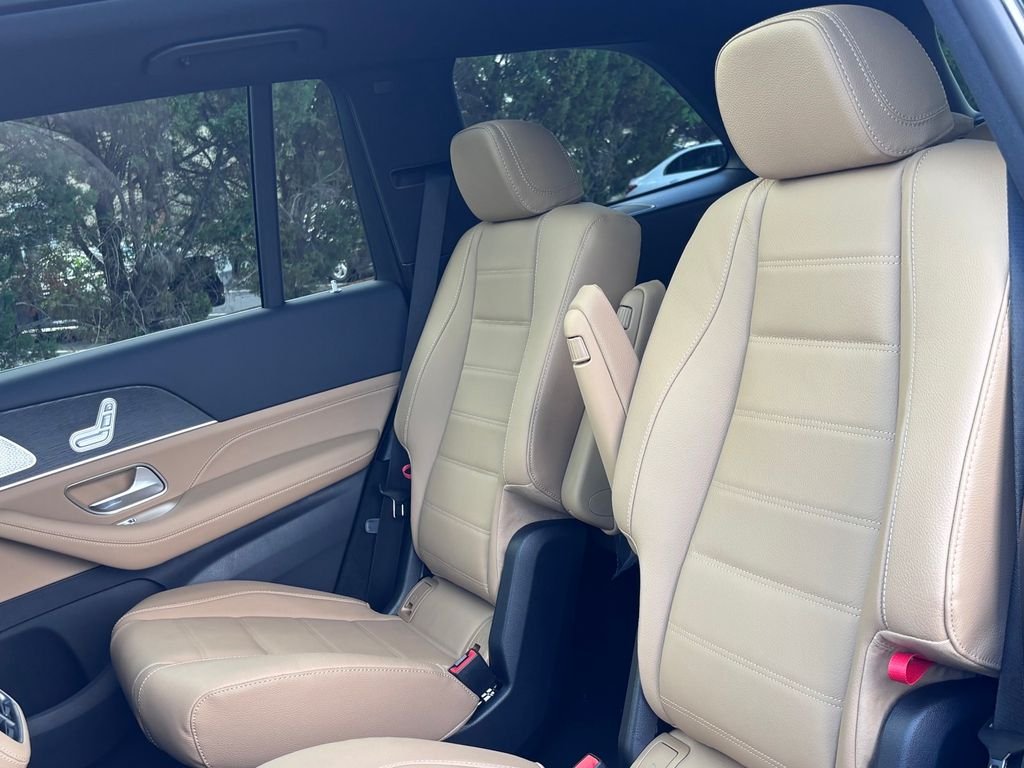 New 2026 Obsidian Black Metallic Mercedes-Benz GLS 450 image 18