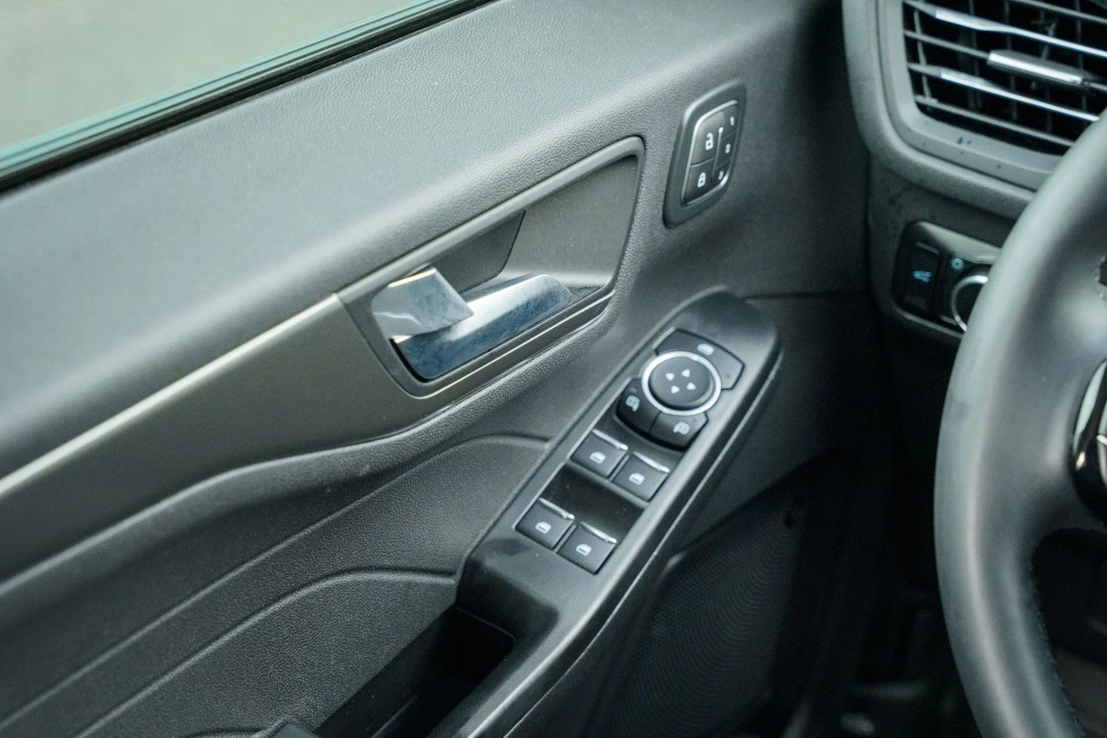 Used 2023 Gray Ford Active image 26