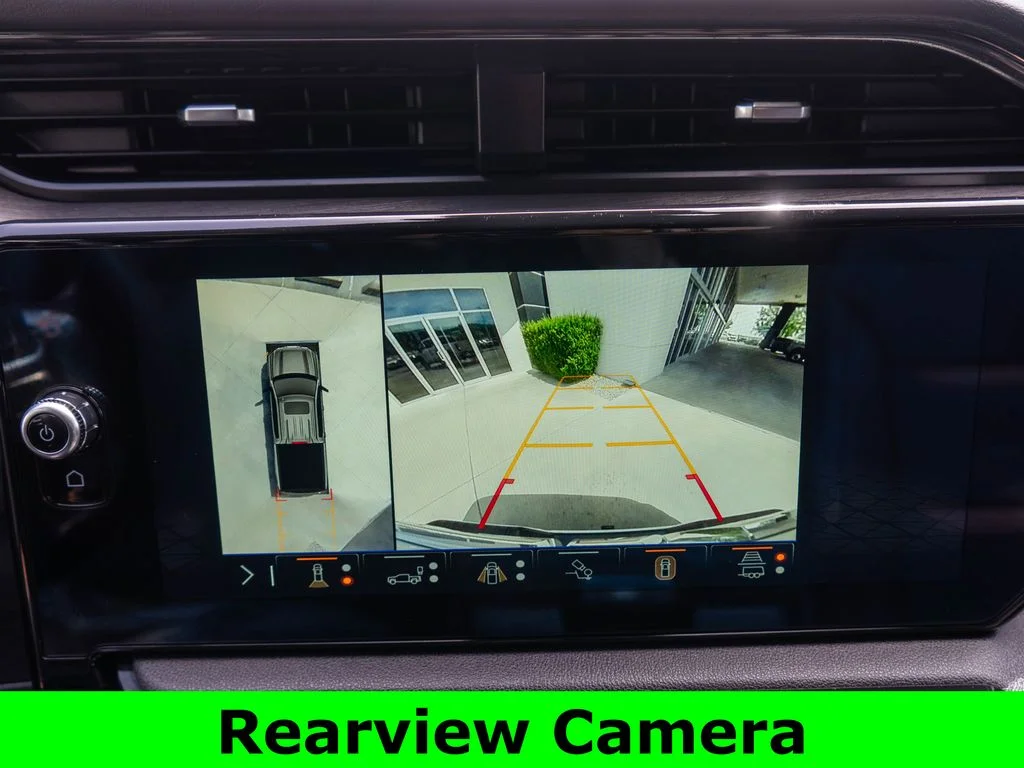 Used 2025 White GMC AT4 image 27
