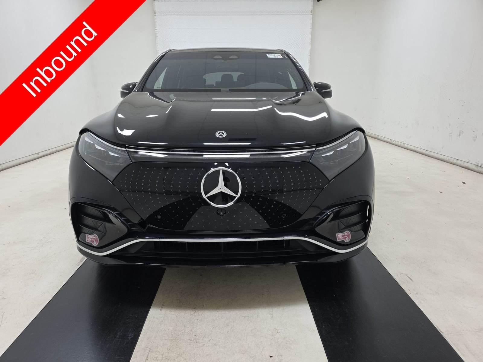 Used 2023 Black Mercedes-Benz 580 image 2