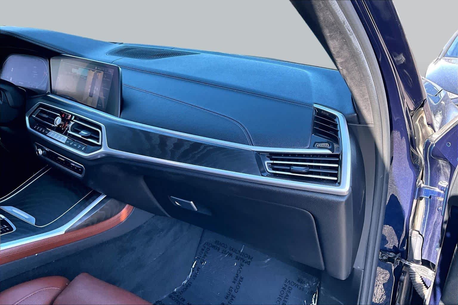 Used 2021 Tanzanite Blue II Metallic BMW xDrive40i image 18