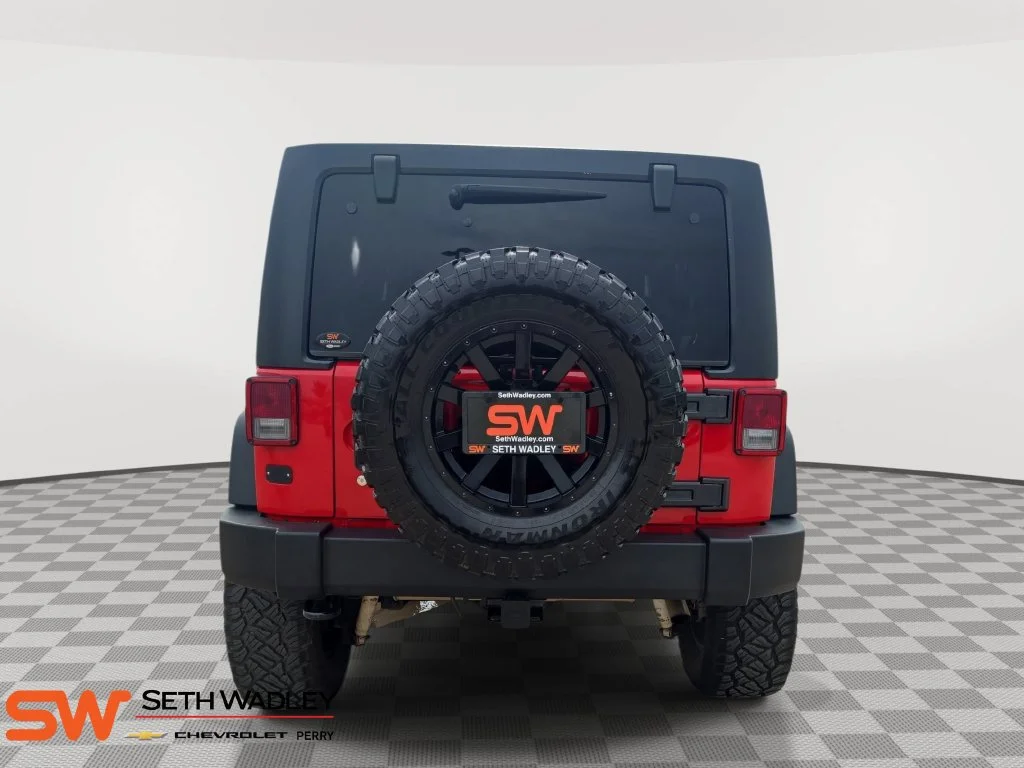Used 2015 Red Jeep Sport image 6