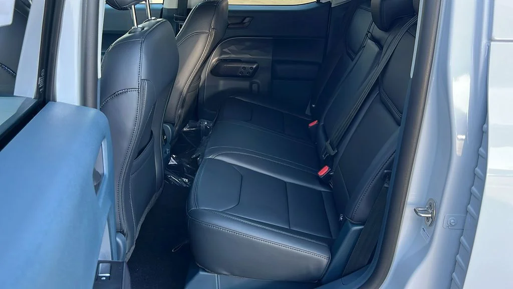 New 2025 Oxford White Ford Lariat® image 13