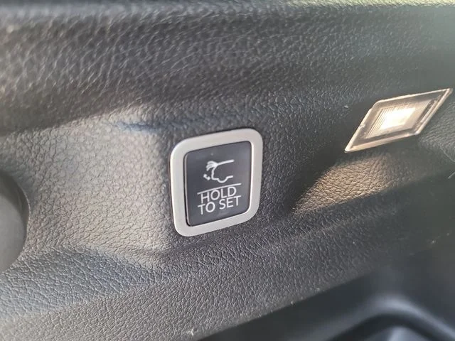 Used 2021 Black Jeep Altitude image 11