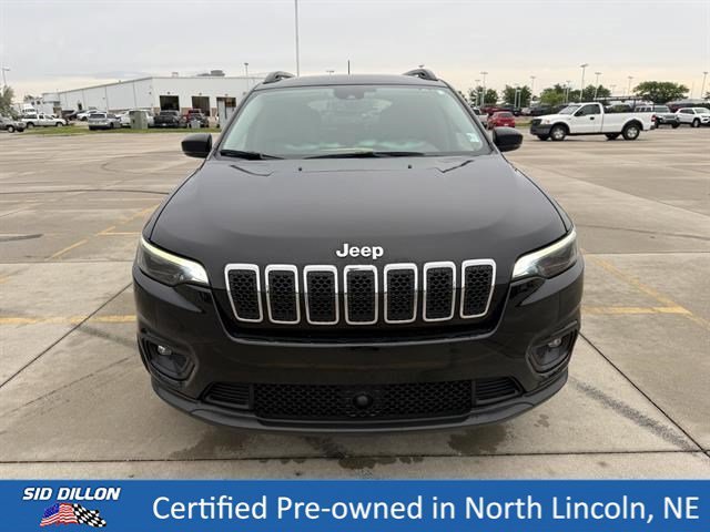 Used 2022 Diamond Black Crystal Pearlcoat Jeep Latitude Lux image 4