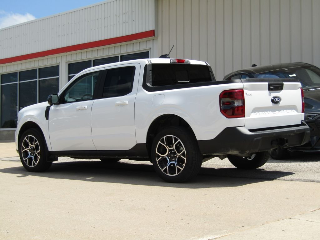 Used 2025 White Ford Lariat image 10