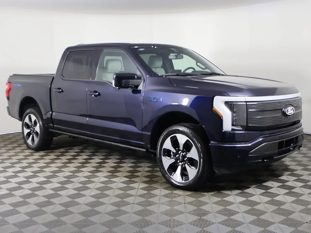 Used 2025 Ford F-150 Lightning Platinum with VIN 1FT6W7L79SWG06066 for sale in Akron, OH