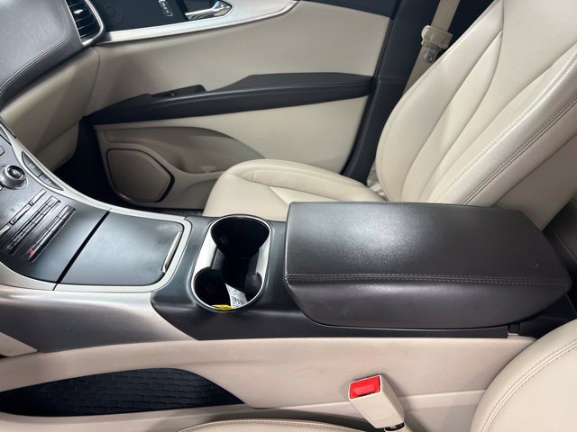 Used 2019 Blue Lincoln Standard image 15