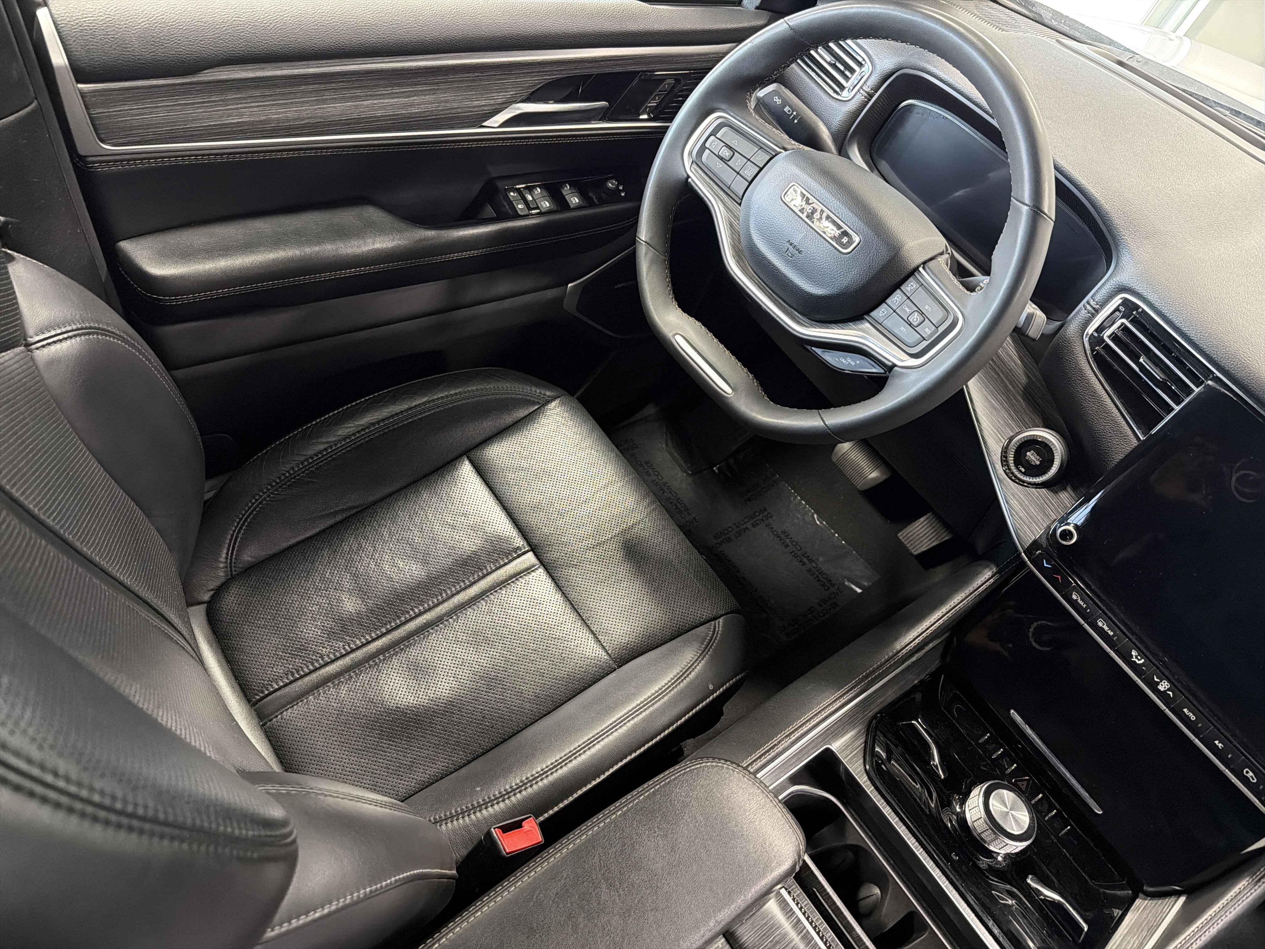 2024 Jeep Wagoneer Series III - Photo 9