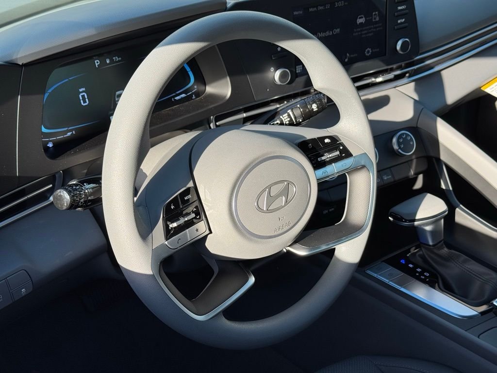 2026 Hyundai Elantra SE - Photo 15