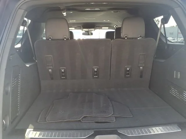 Used 2025 Black Chevrolet Z71 image 7