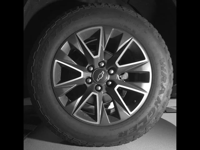 Used 2021 BLACK Chevrolet Z71 image 11
