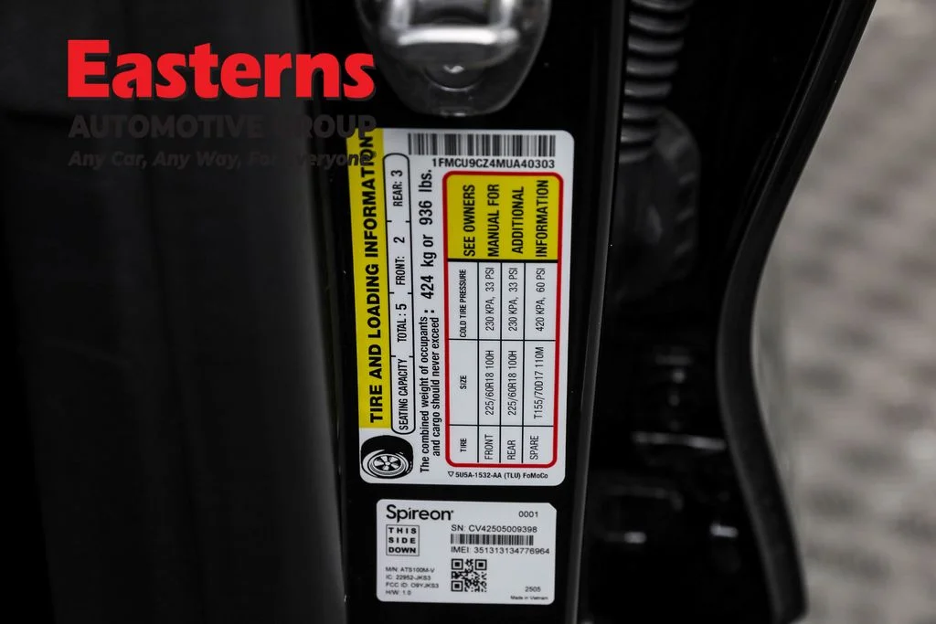 Used 2021 Black Ford SEL image 34