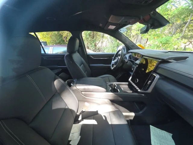 Used 2026 White GMC Elevation image 15