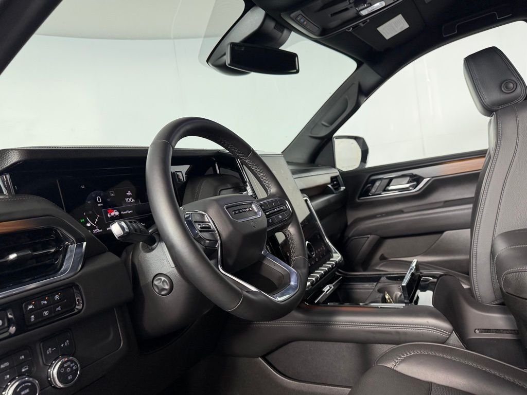 Used 2025 White GMC Denali image 18
