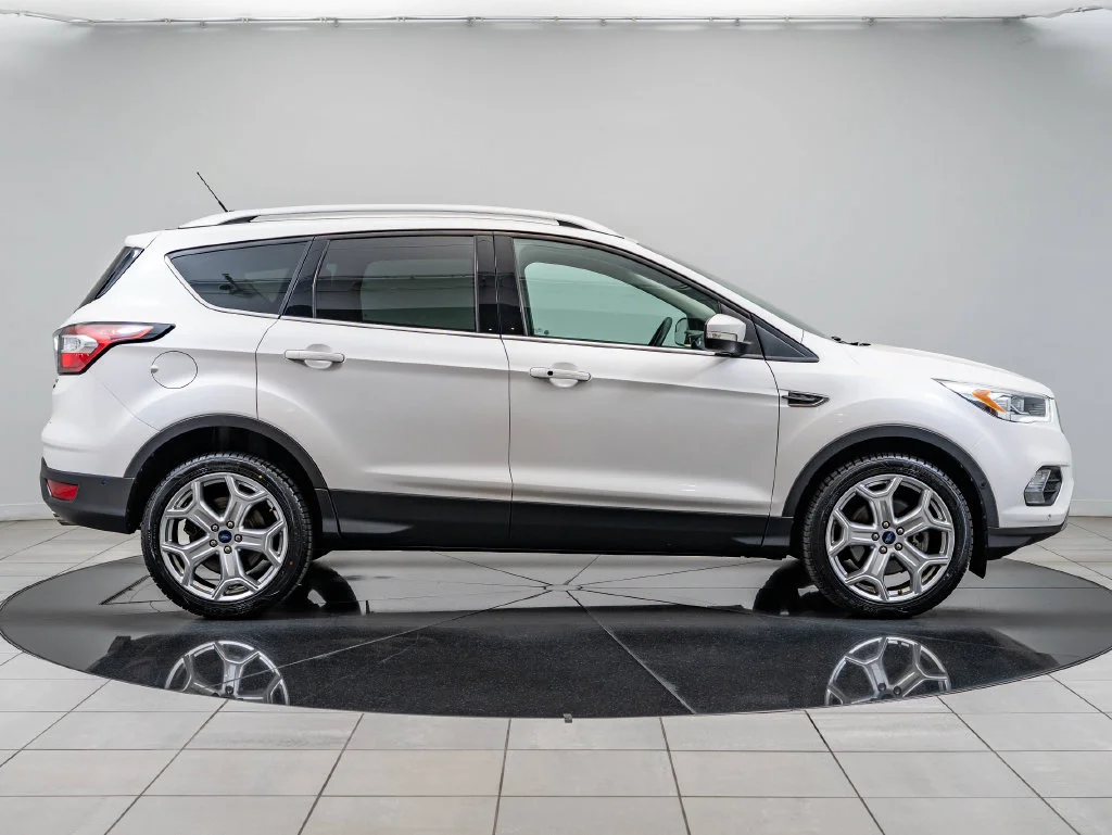 Used 2018 White Platinum Clearcoat Metallic Ford Titanium image 11