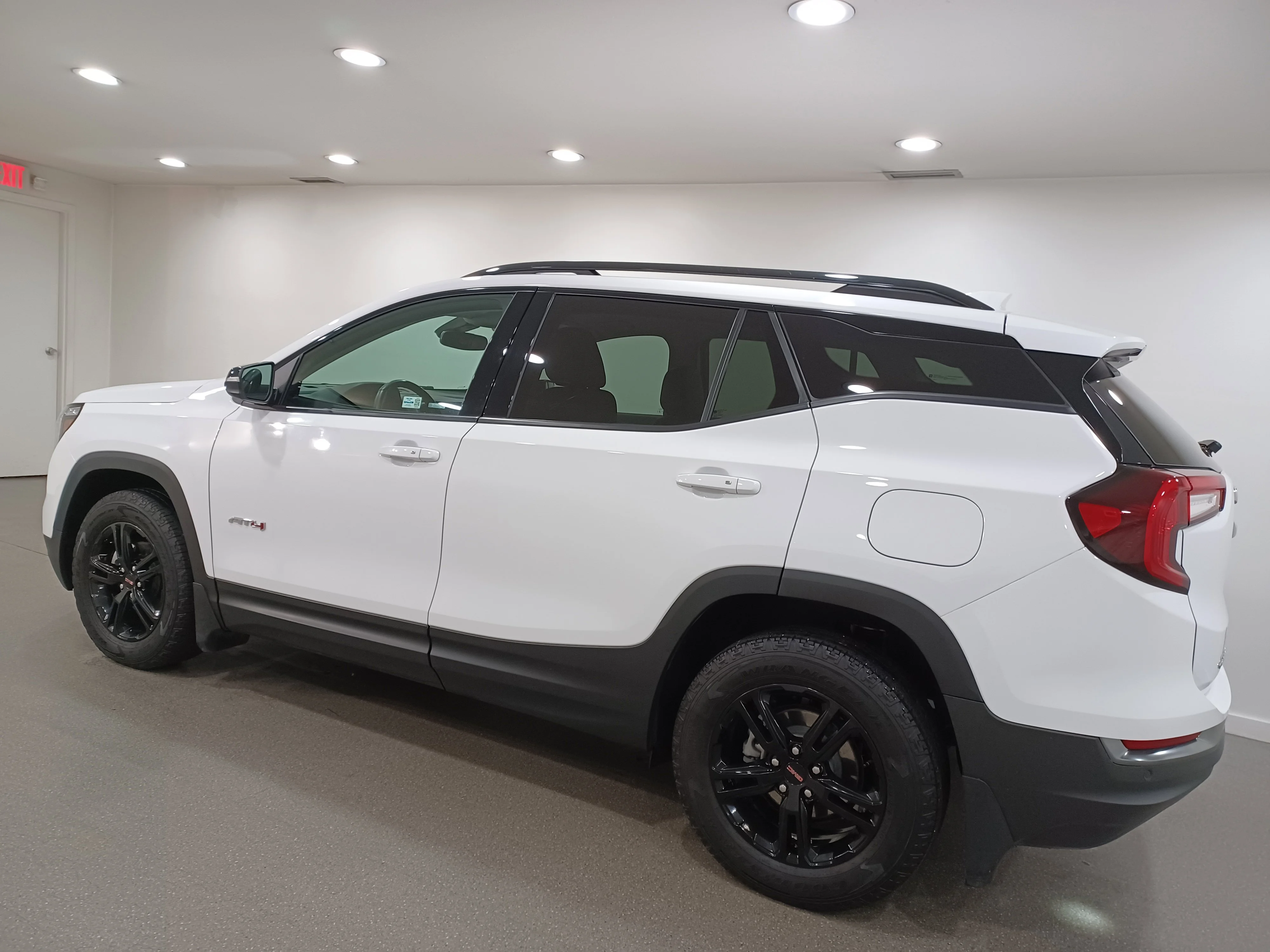 Certified Used 2023 White GMC AT4 AWD *Adaptive Cruise | Remote Start | Htd Leather | Htd Wheel | Apple CarPlay | Park Assist image 7