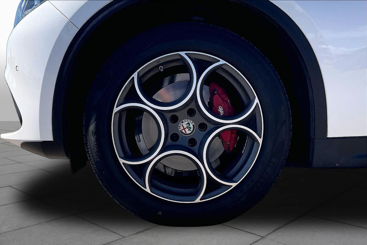 Used 2018 WHITE Alfa Romeo Ti Sport image 10