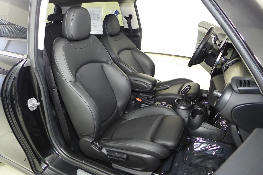 Used 2024 Midnight Black MINI Signature image 20