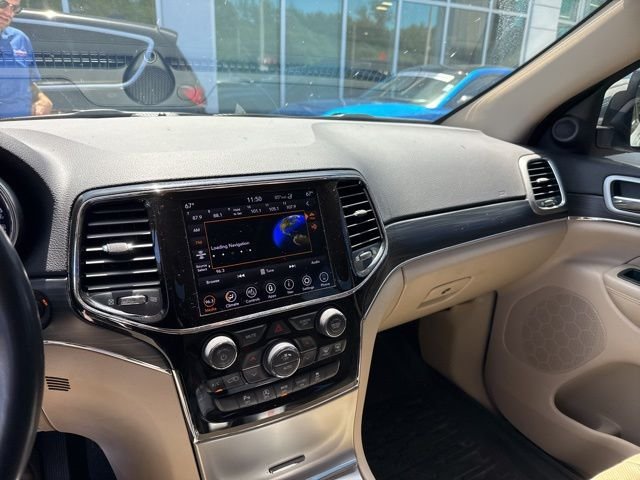Used 2021 White Jeep Limited image 3