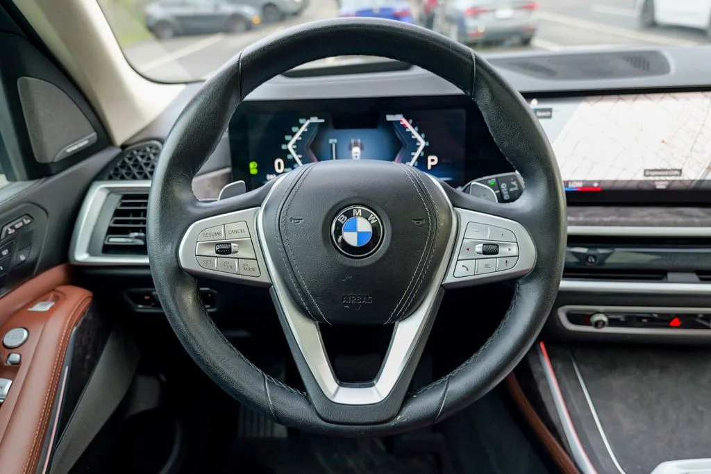 Used 2023 Mineral White Metallic BMW xDrive40i image 46