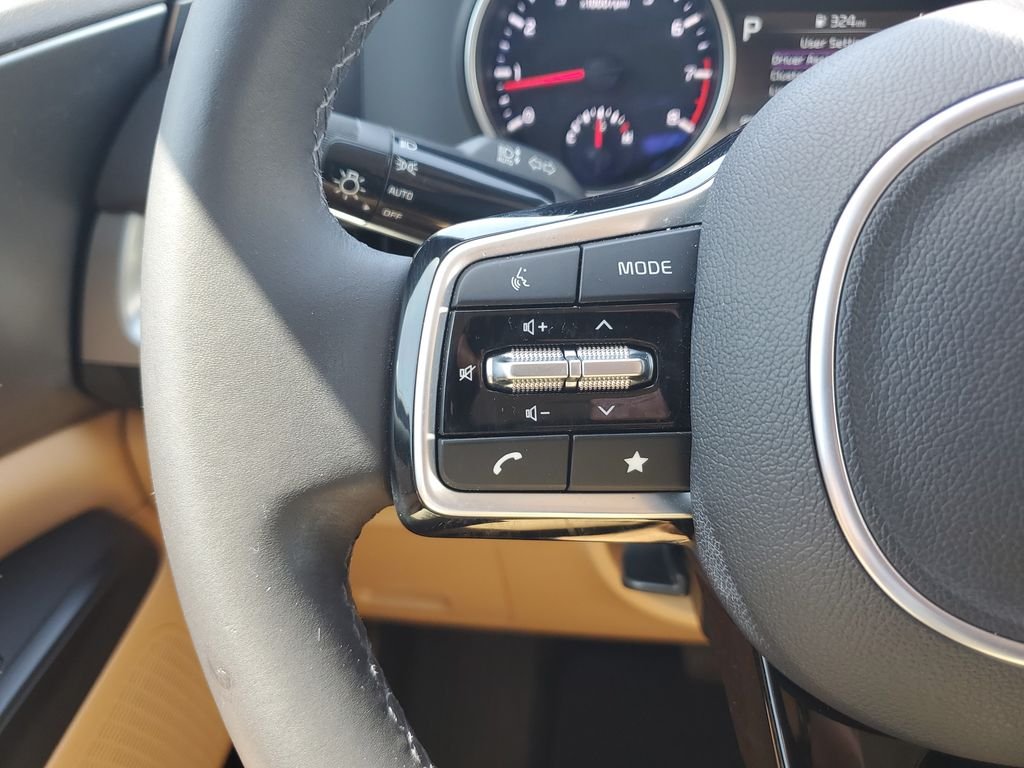 Used 2024 White Kia LX image 19