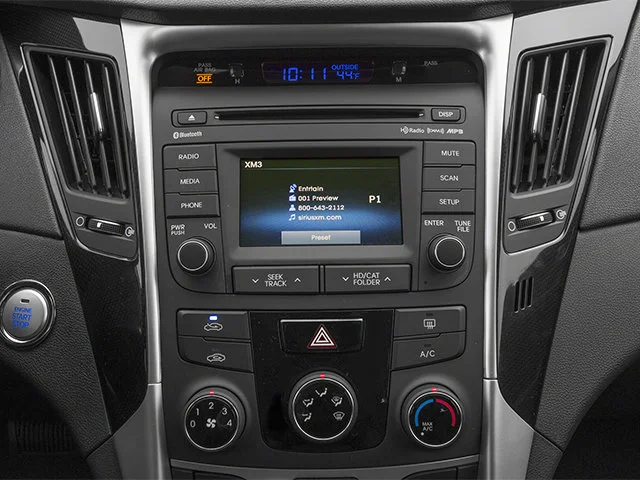 Used 2014 Pearl White Hyundai GLS image 12