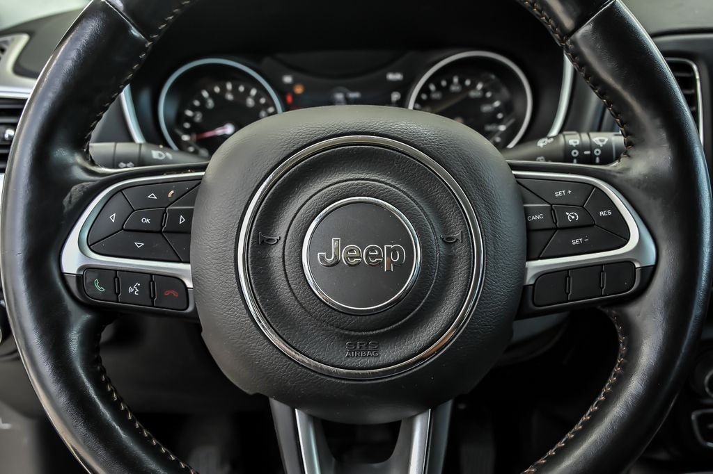 Used 2020 Silver Jeep Latitude image 21