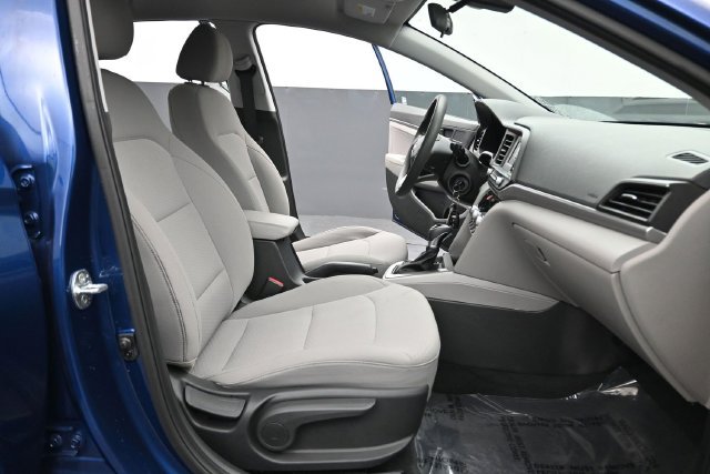 Used 2020 Blue Hyundai SE image 21
