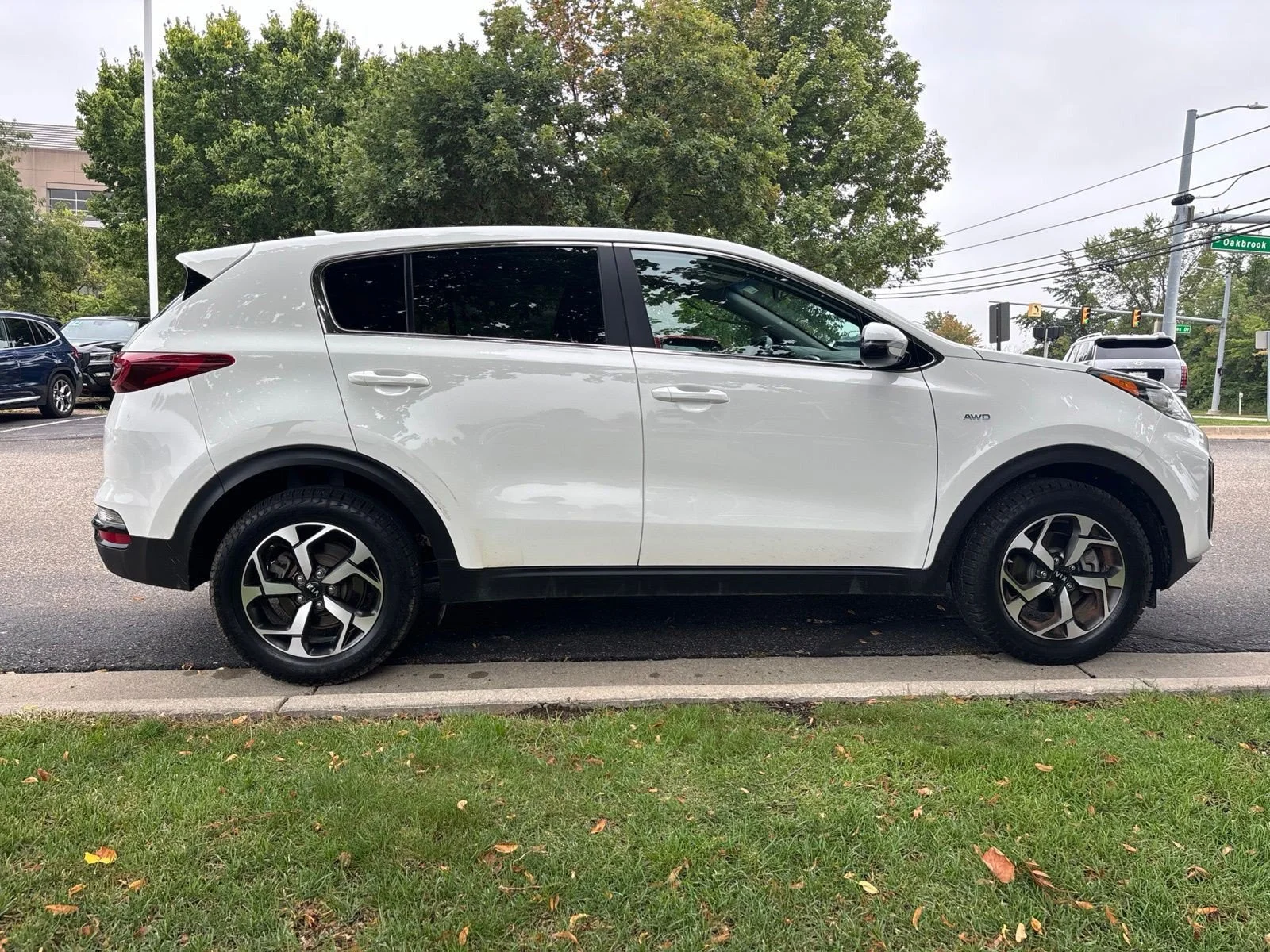 Used 2021 Clear White Kia LX image 8