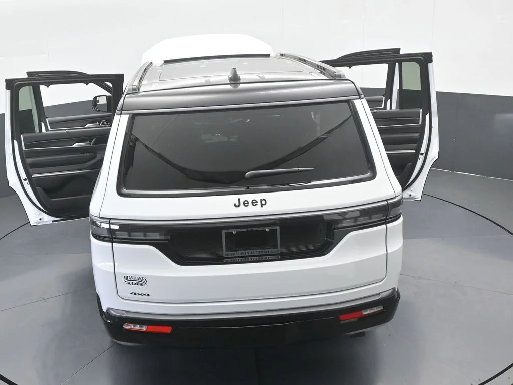 New 2026 Bright White Clearcoat Jeep Summit Obsidian image 67