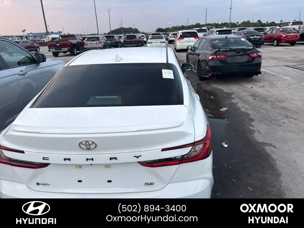Used 2025 Ice Cap Toyota SE image 3