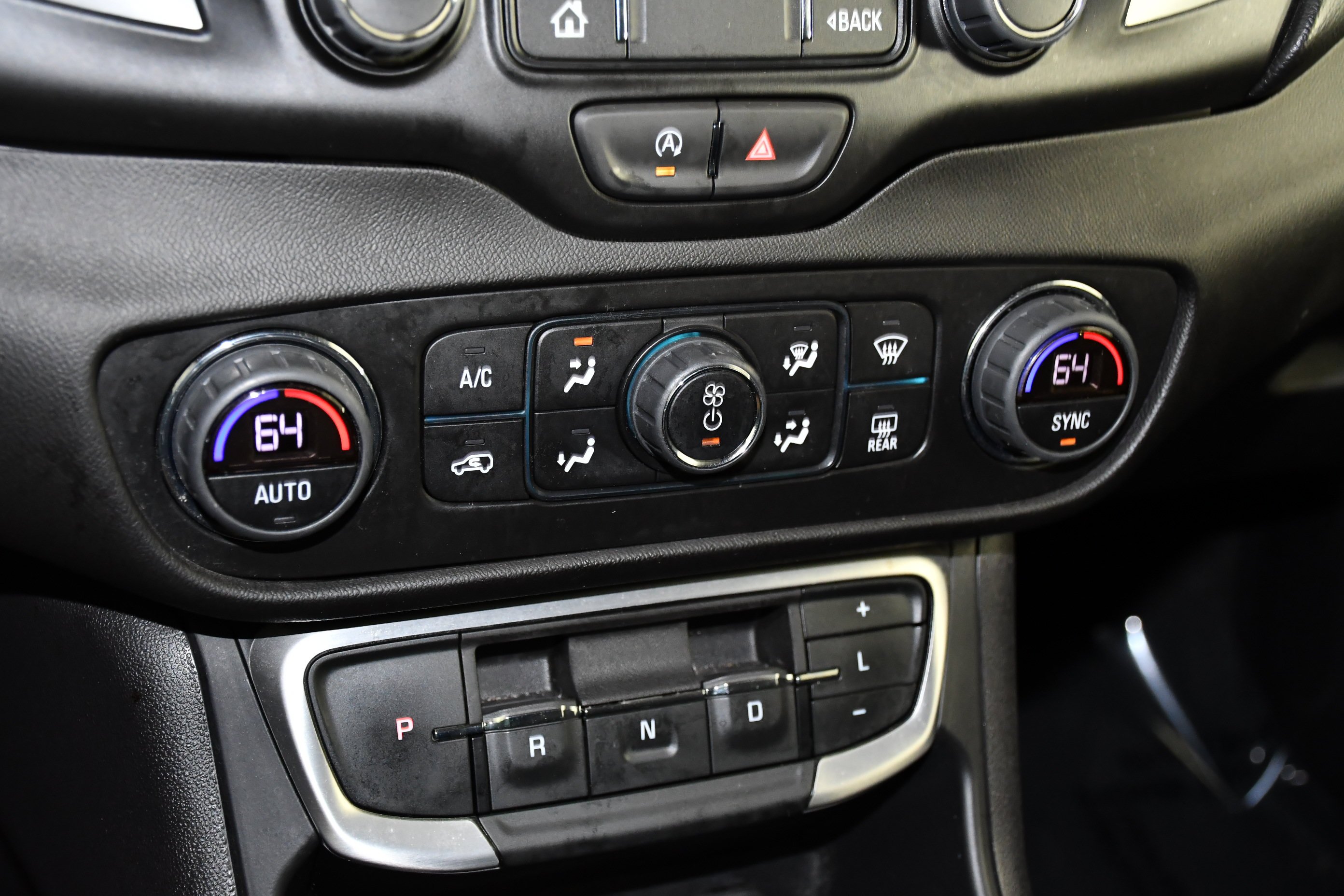 Used 2024 Sterling Metallic GMC SLT image 30