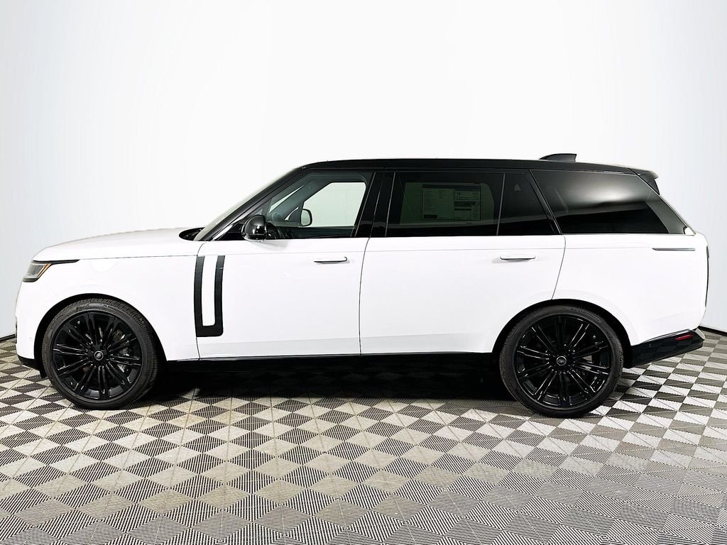 Used 2025 Fuji White Land Rover SE image 8