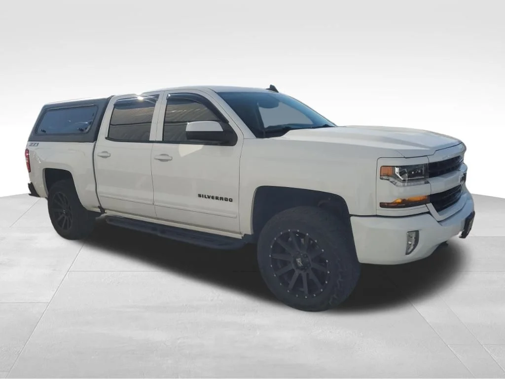 Used 2017 White Chevrolet LT image 10