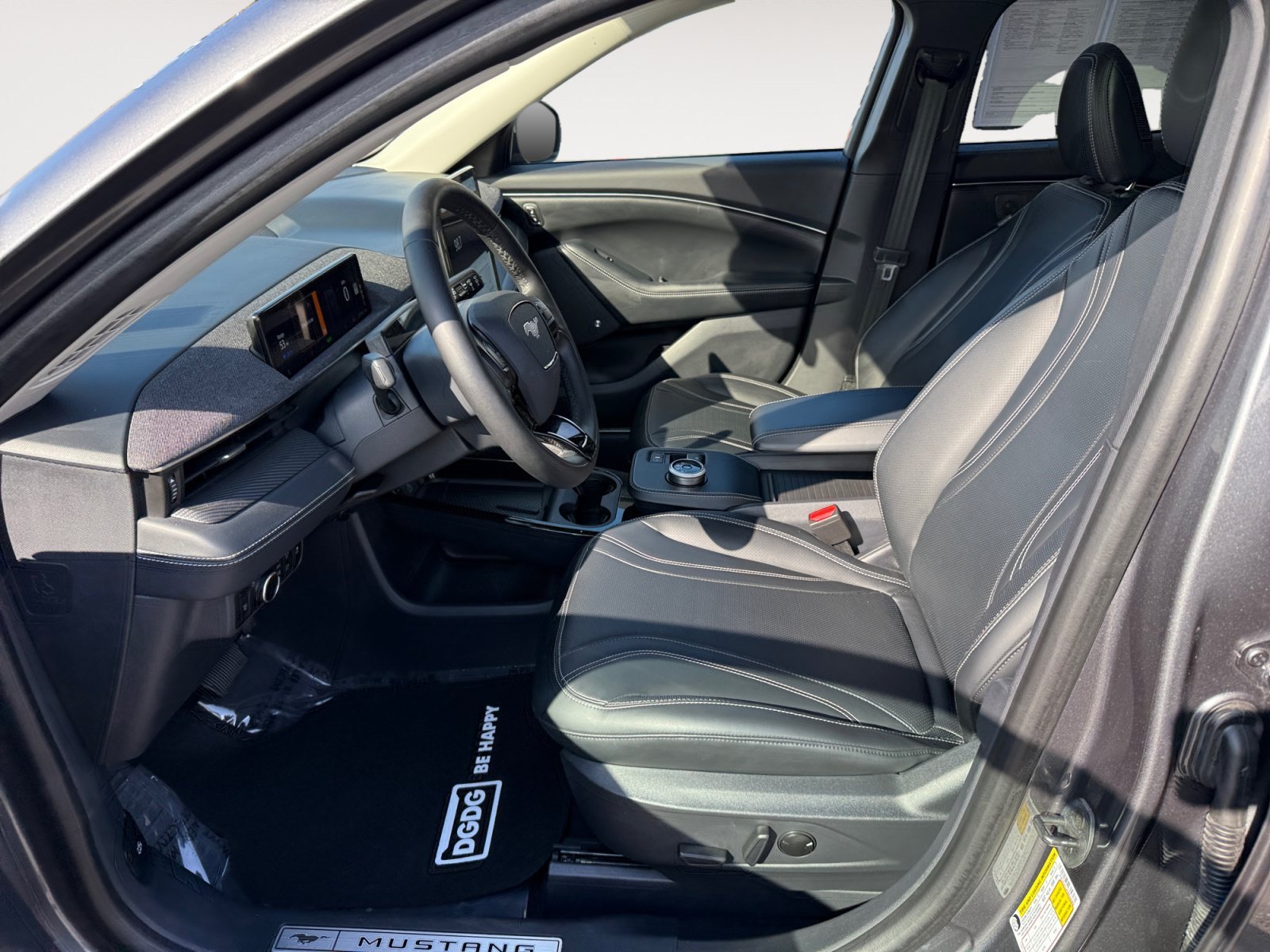 Used 2023 Gray Metallic Ford Premium image 10