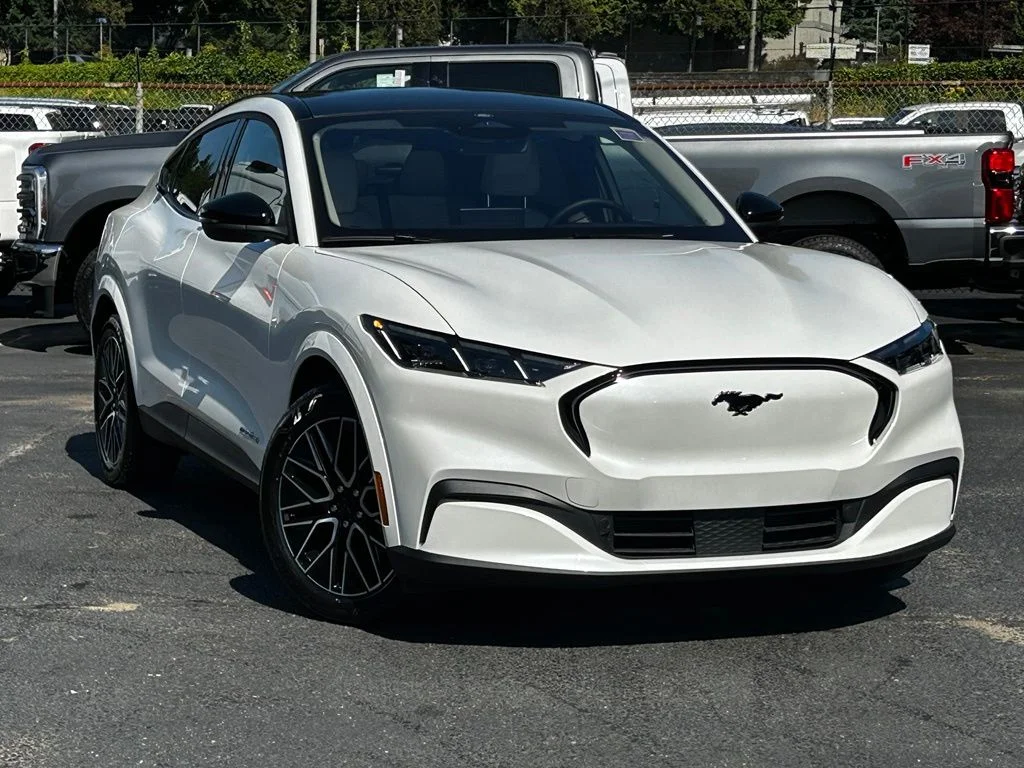 New 2026 Star White Metallic Tri-coat Ford Premium image 1