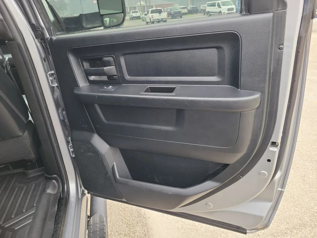 Used 2021 Silver Ram Tradesman image 33
