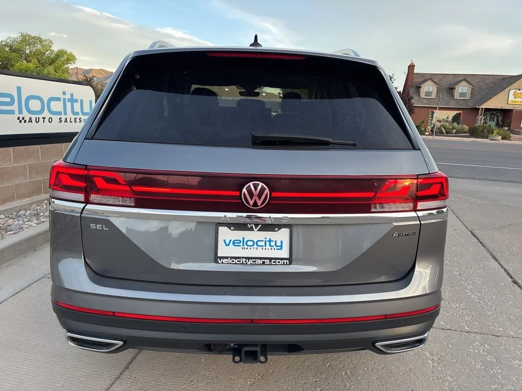 Used 2025 Gray Volkswagen 2.0T SEL image 6