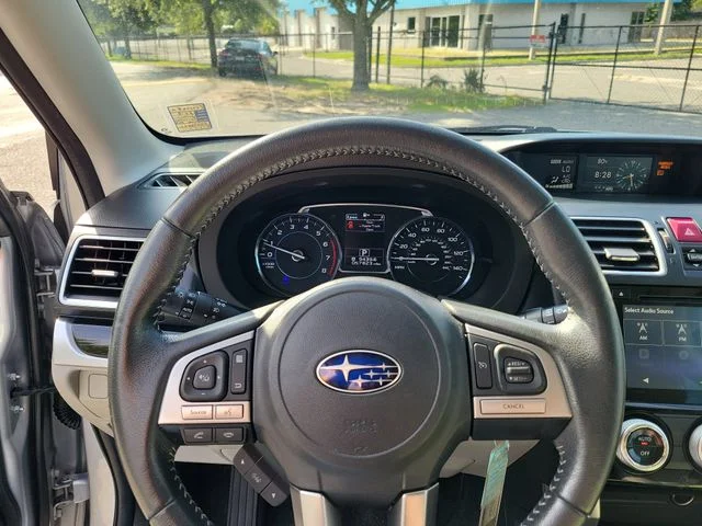 Used 2018 Silver Subaru 2.5i Limited image 18