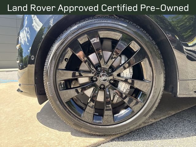 Certified Used 2025 Santorini Black Land Rover Dynamic SE image 10