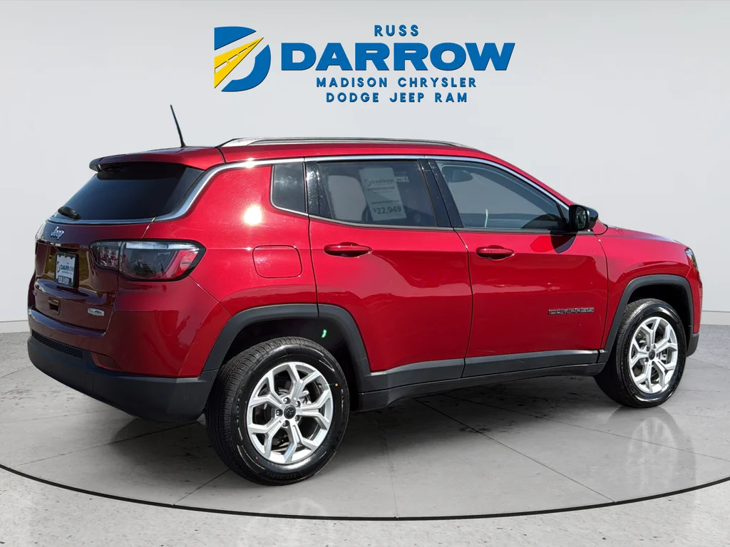 Used 2025 Red Jeep Latitude image 5
