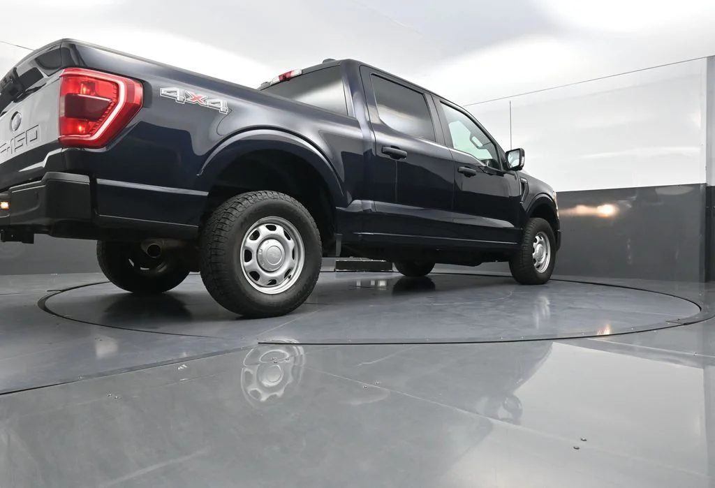 Used 2021 Blue Ford XL image 27
