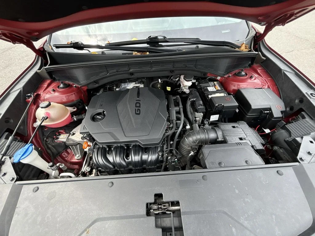 Used 2021 Red Kia S image 18