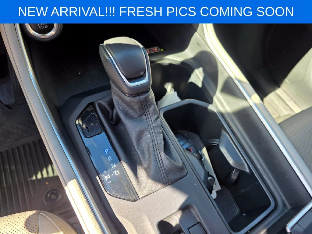 Used 2024  Toyota XLE image 10